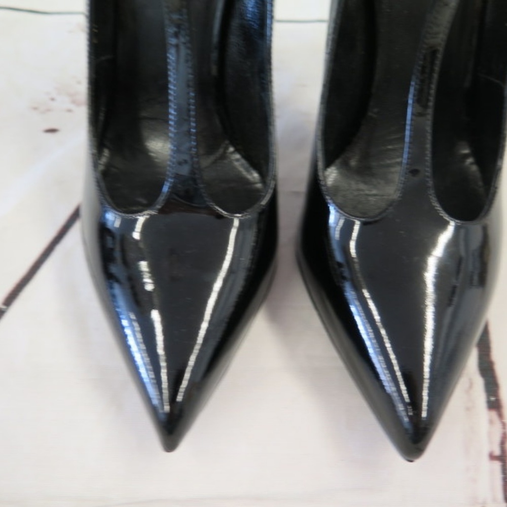Saint Laurent Pump Black Patent Leather T-Strap - Picture 2 of 7